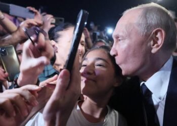 Putin seeks to point out Russian elite he’s ‘sturdy emperor’