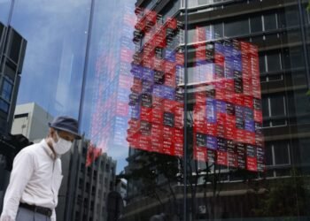 Most Asia shares acquire as key fee selections loom: Markets wrap