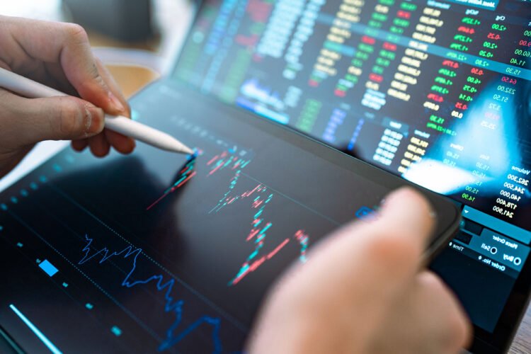 Cash Market vs. CD: Select The Finest Choice