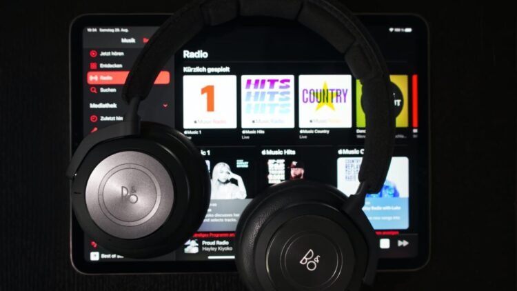 Spotify had 44.4m US subscribers in February, Apple Music had 32.6m, in line with new information