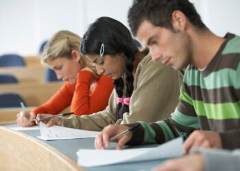 Ought to You Pay for Faculty With a 401(ok) or Dwelling Fairness Mortgage?
