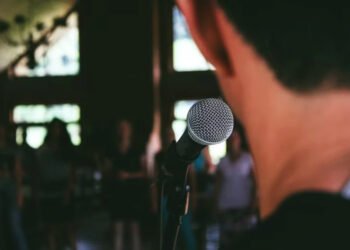 Managing Glossophobia as an Entrepreneur: Turning Worry Into Confidence