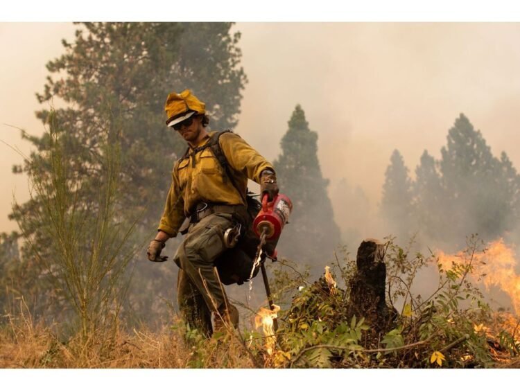 US Wildfire Fighters Are Hitting a Pay Cliff on the Worst Time
