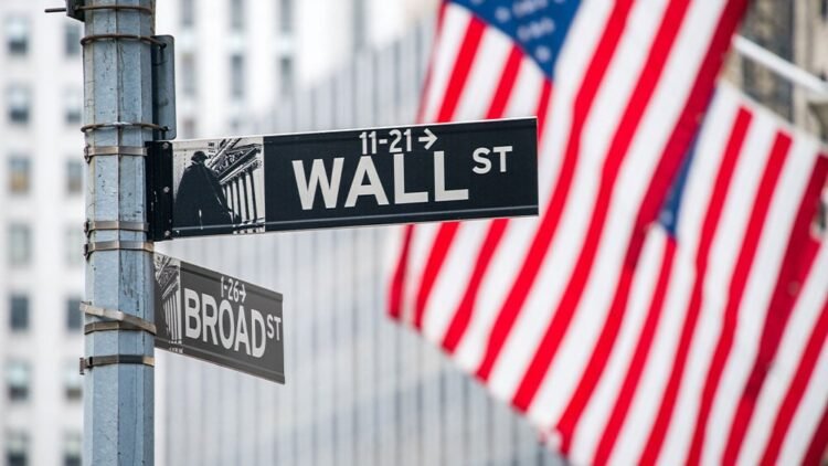 Dow Jones Falls On Jobless Claims, Weak GDP; CarMax Dives On Earnings
