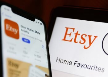 How This Vendor Makes $12,000 a Month of Passive Earnings on Etsy