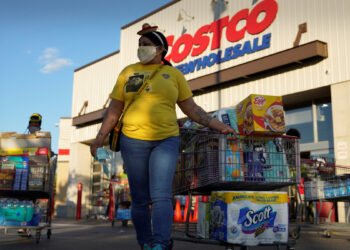 Costco shares large edge it holds over Walmart, Kroger and Goal