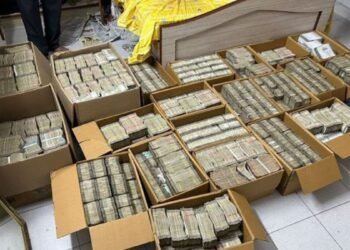 I-T Division seizes Rs 42 Cr in raids on Karnataka contractors