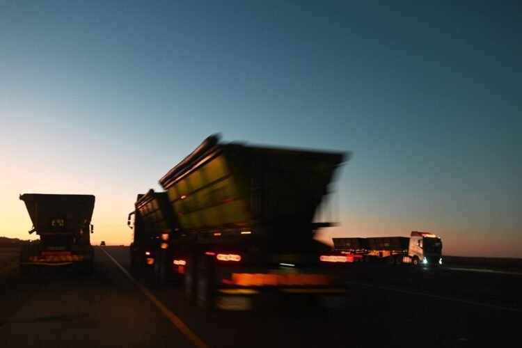 SA export path to Mozambique shut as violence erupts