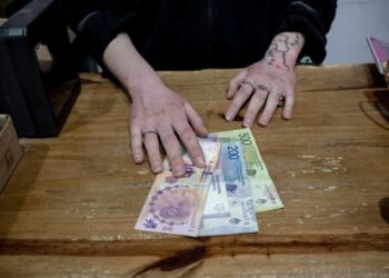 Argentina’s Milei Devalues Peso by 54% in First Batch of Shock Measures