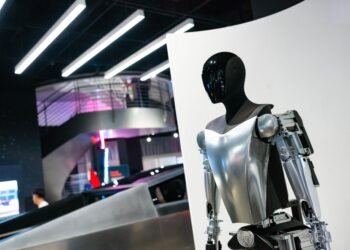 WATCH: Tesla’s Subsequent-Gen Optimus Has New Palms Succesful Sufficient To Deal with Delicate Objects Like Eggs – Tesla (NASDAQ:TSLA)