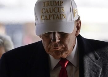 Donald Trump wins Iowa caucuses, AP tasks