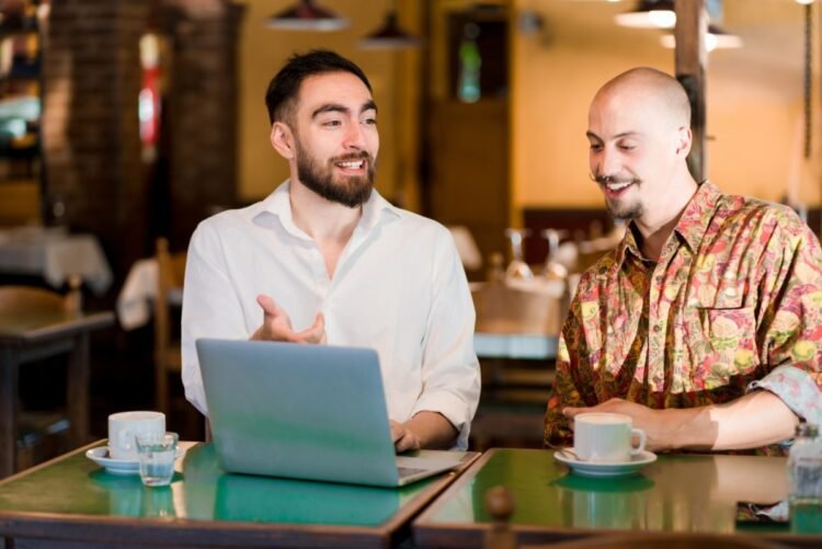 How one can Ask Pals to Help Your Enterprise