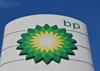 BP exec’s husband responsible of insider buying and selling, snooped on her calls