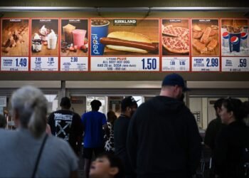 Costco Cracks Down on Non-Members Consuming in Its Meals Court docket