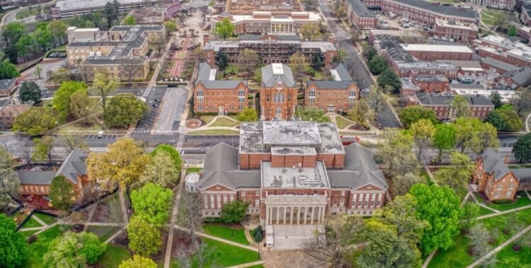 10 School Housing Markets That Purchase-and-Maintain Buyers Ought to Contemplate