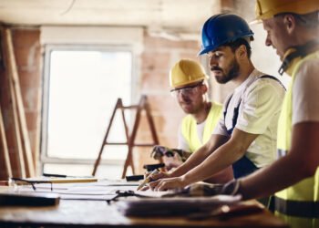 Public legal responsibility insurance coverage for constructing contractors