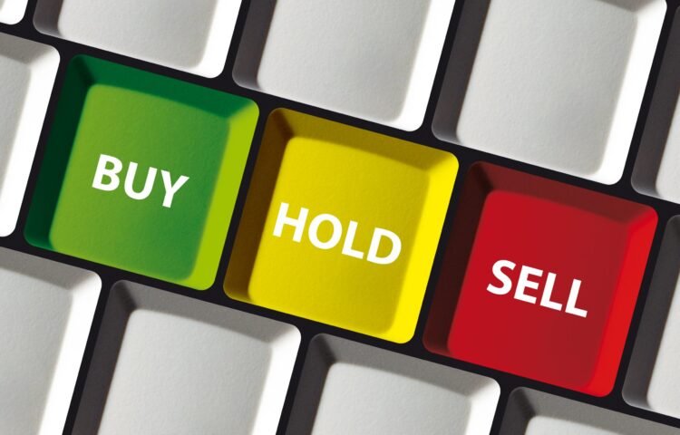 Analyzing JPMorgan (JPM) and Wells Fargo (WFC) for March: Purchase, Maintain, or Promote?