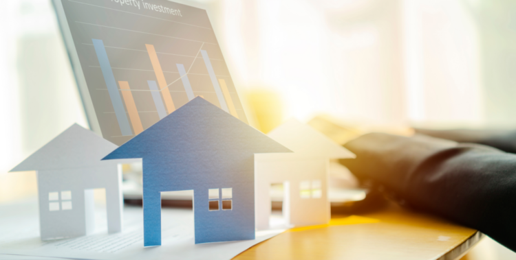 Quick vs. Lengthy-Time period Actual Property (Investing Comparability)