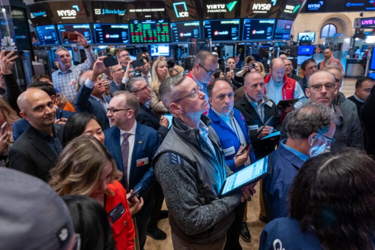 Tom Lee nonetheless thinks the Russell 2000 will rise 50% in 2024