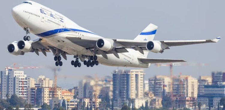 El Al to boost $100m and purchase 3 Dreamliners