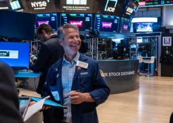 Wells Fargo hikes S&P 500 year-end goal to five,535, says ‘melt-up’ in second half probably