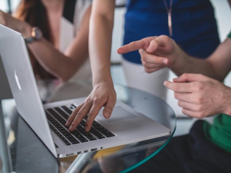 Who Ought to Use Status Administration (+Getting Began)