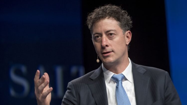 Starboard has Autodesk stake, weighs swimsuit over probe disclosure