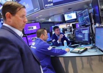 Merchants Go Danger-Off as Anxiousness Over France Deepens: Markets Wrap