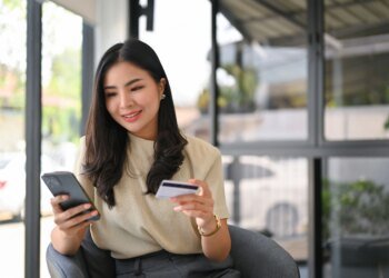 8 Steps to Increase your Credit score Rating Earlier than — and After — Commencement