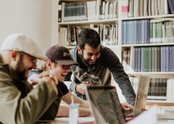 5 Issues School College students Can Do Proper Now To Attain Monetary Freedom Quicker