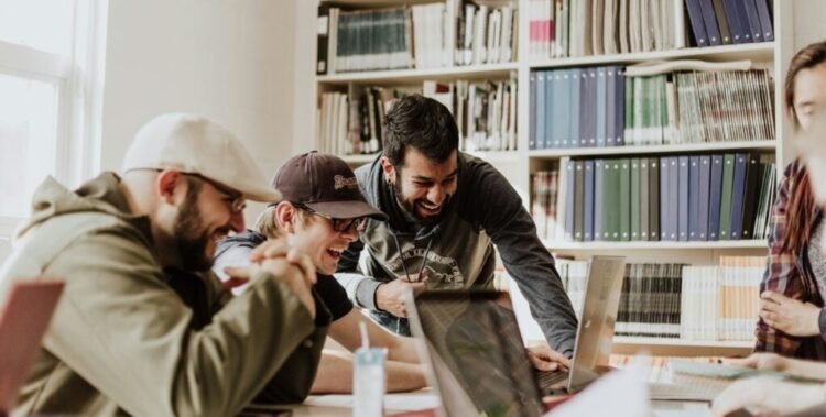 5 Issues School College students Can Do Proper Now To Attain Monetary Freedom Quicker