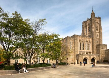 An ‘Inexpensive’ Faculty Diploma Now Means No Debt: Dad and mom