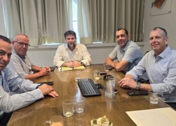 Smotrich asks Histadrut to save lots of him billions, however gives gesture