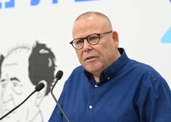 Histadrut calls basic strike for Monday over hostage deal