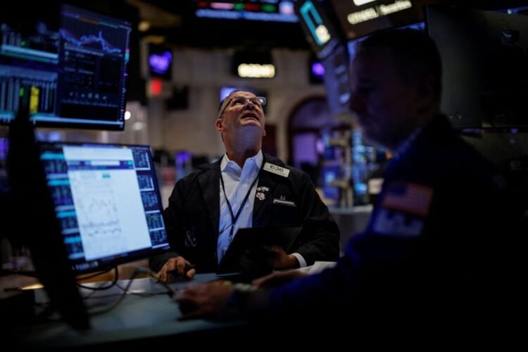 Futures regular earlier than key payrolls knowledge as buyers weigh Center East dangers