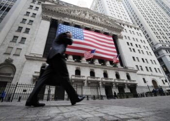 S&P 500 ends 6-week win streak, whereas Nasdaq rises on mega-cap rally