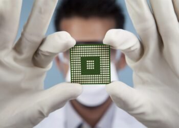 Lam Analysis Defies Analysts with Robust Earnings Report
