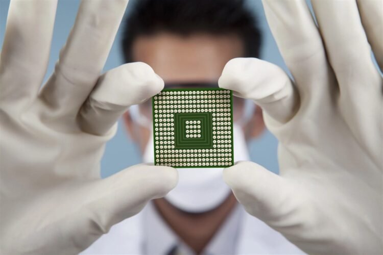 Lam Analysis Defies Analysts with Robust Earnings Report