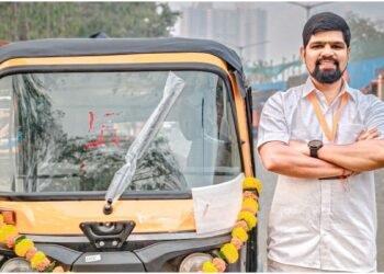 ’14 years of expertise, I made a decision to sacrifice…’: Mumbai graphic designer turns auto driver after job market struggles