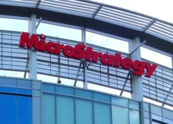 MicroStrategy Sinks After Nasdaq 100 Inclusion: Bitcoin Wager Beneath Fireplace?