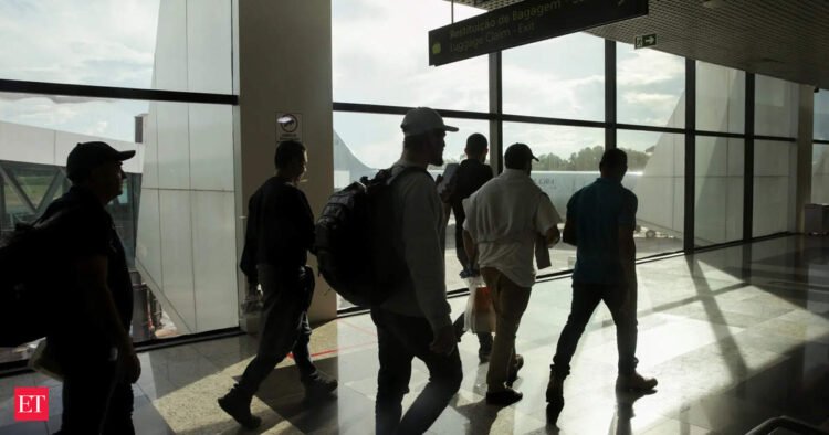 Colombia president says won’t settle for US deportation flights