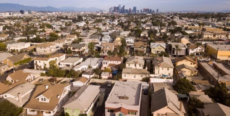 Housing Markets With the Highest Wildfire and Local weather Dangers