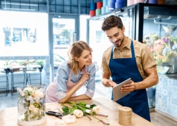 4 methods to scale up your small enterprise by bringing in additional individuals