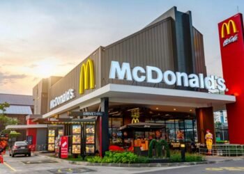 McDonald’s To Open 2,200 New Eating places Amid ‘Sluggish Begin’ To 2025, CEO Hints At Snack Wrap Comeback – McDonald’s (NYSE:MCD)