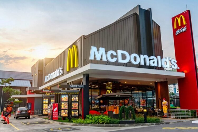 McDonald’s To Open 2,200 New Eating places Amid ‘Sluggish Begin’ To 2025, CEO Hints At Snack Wrap Comeback – McDonald’s (NYSE:MCD)