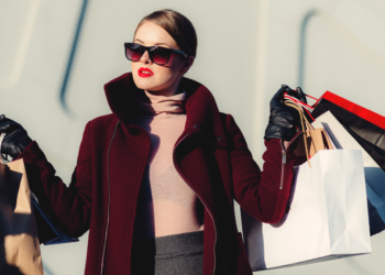 8 indicators of somebody who acts wealthy however is definitely drowning in debt, says psychology