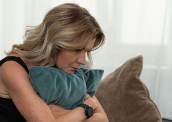 People who find themselves deeply sad in life usually show these 7 behaviors (with out realizing it)