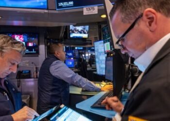 US Inventory Futures Advance as Danger of Shutdown Eases: Markets Wrap