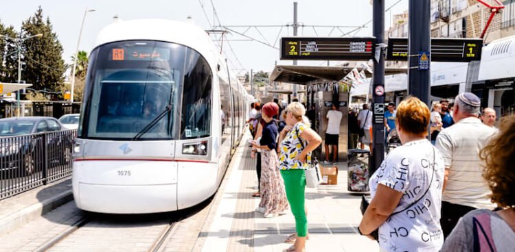 Rishon Lezion to finance Pink Line mild rail extension