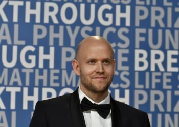 Daniel Ek has now cashed out $800m+ in Spotify inventory, along with his newest transaction banking $28.8m